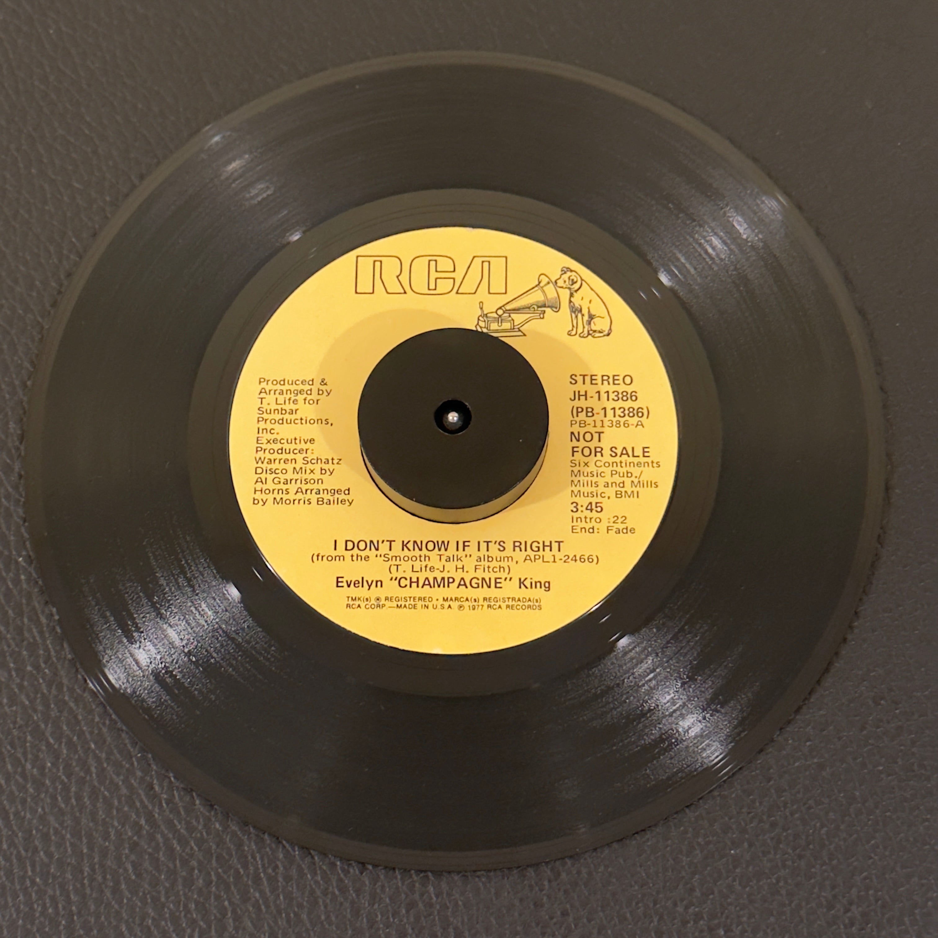7" vinyl record by King, Evelyn "Champagne" featuring "I Don't Know If It's Right/I Don't Know If It's Right", released on RCA (JH-11386), in VG+ (Very Good Plus) condition, classic analog collectable for turntable playback. Promotional Copy! Includes original RCA sleeve.